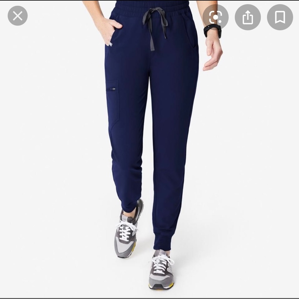 Women’s Zamora High-Waisted Scrub Pants in Navy
